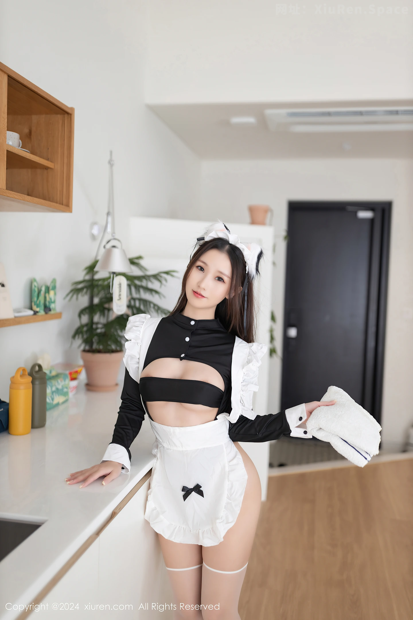 图片[2]-[XiuRen秀人网] VOL.9369 模特杏子Yada性感黑色女仆服饰配白色丝袜秀曼妙身姿诱惑写真79P-秀人网官方网站